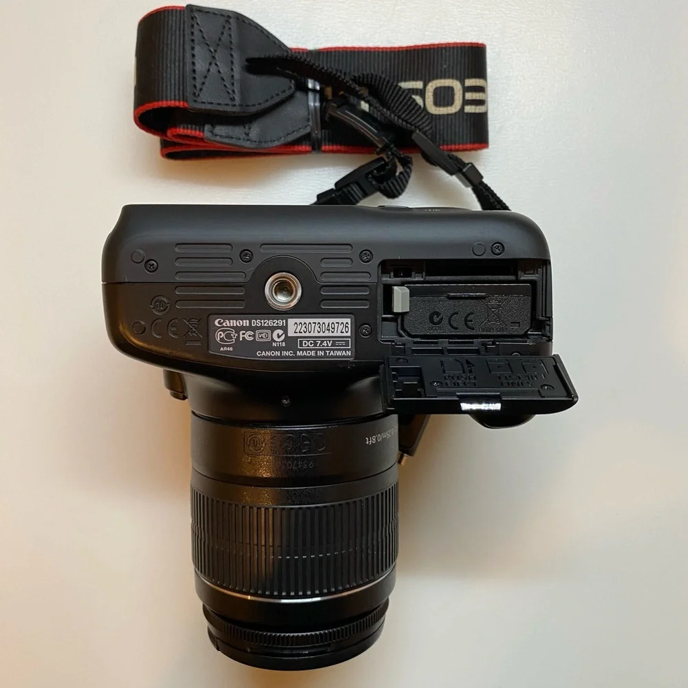 Canon EOS 1100D